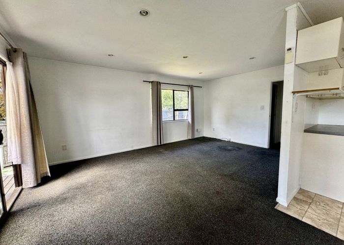  at 1/11 Burundi Avenue, Clendon Park, Manukau City, Auckland