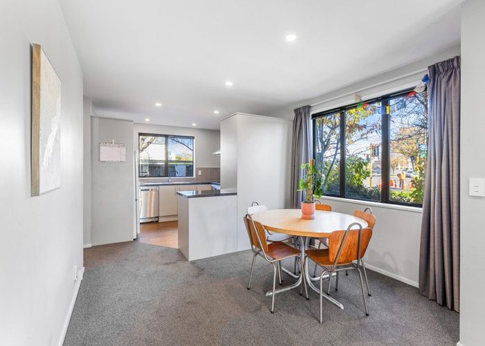  at 1/422 Barbadoes Street, Edgeware, Christchurch City, Canterbury