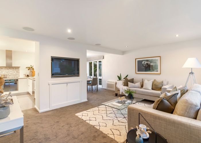  at 6 Blackett Crescent, Meadowbank, Auckland