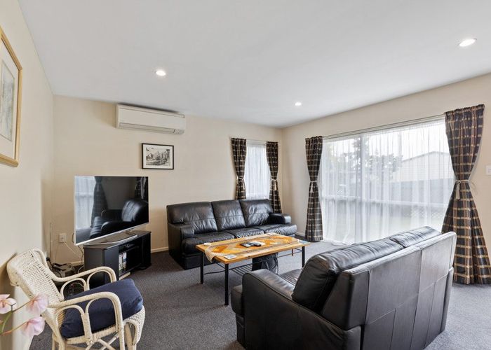  at 1/142 Geraldine Street, Edgeware, Christchurch