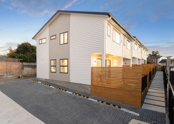  at 3/16 Binsted Road, New Lynn, Waitakere City, Auckland