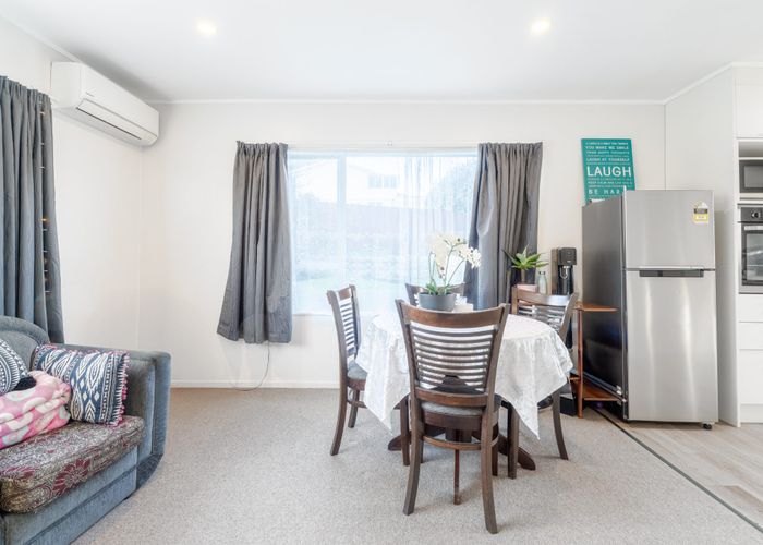  at 2/17b Lavelle Rd, Henderson, Waitakere City, Auckland