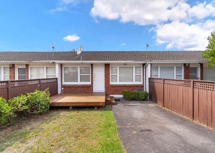  at 4/27 Nikau Street, New Lynn, Waitakere City, Auckland