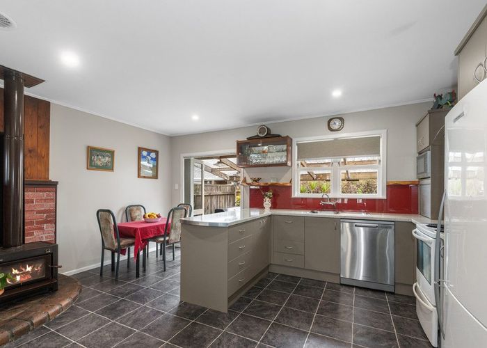  at 83 Sturges Road, Henderson, Auckland