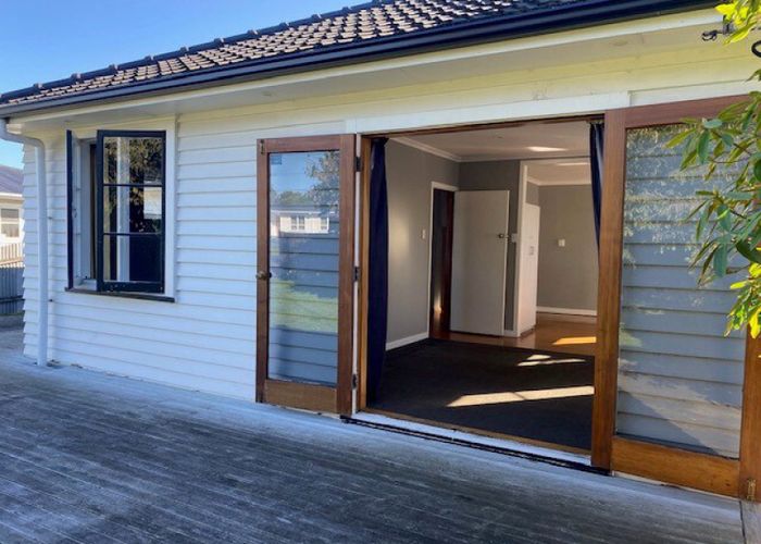  at 12 Pharazyn Street, Feilding, Feilding
