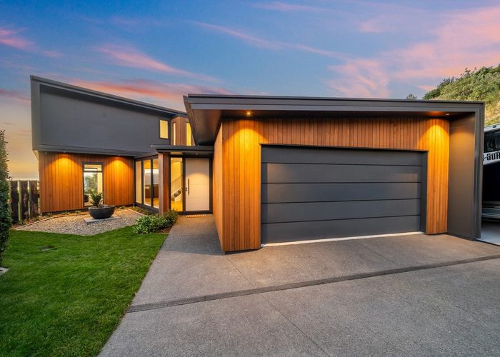  at 13 Manapouri Lane, Aotea, Porirua, Wellington