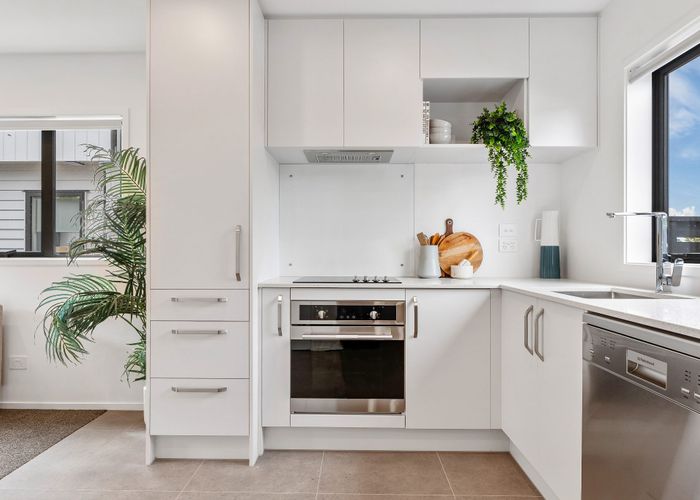  at Two Beds/58-60 Kemp Road, Massey, Waitakere City, Auckland