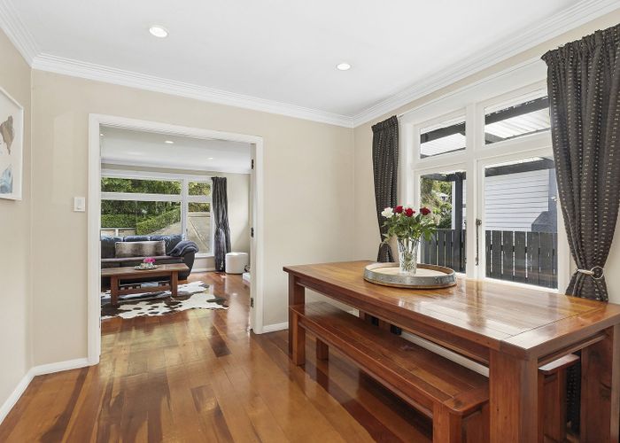  at 64 Airlie Road, Plimmerton, Porirua, Wellington