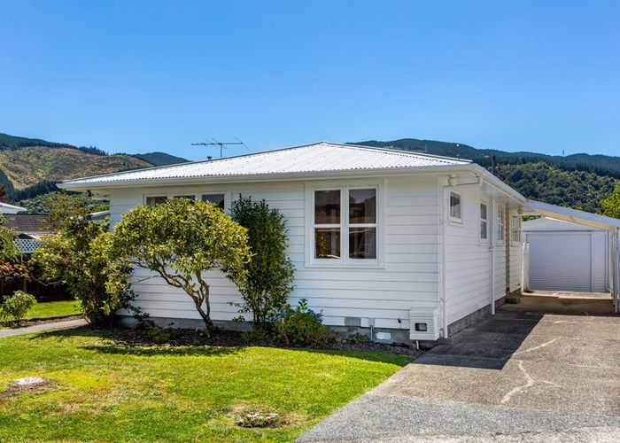  at 3 Tiwakawaka Grove, Heretaunga, Upper Hutt, Wellington