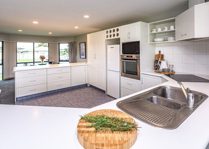  at 43 Kakaho Drive, Tawhero, Whanganui, Manawatu / Whanganui
