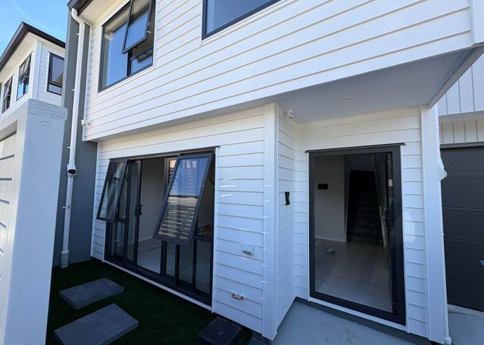  at 2/40 Arthur Road, Hill Park, Manukau City, Auckland