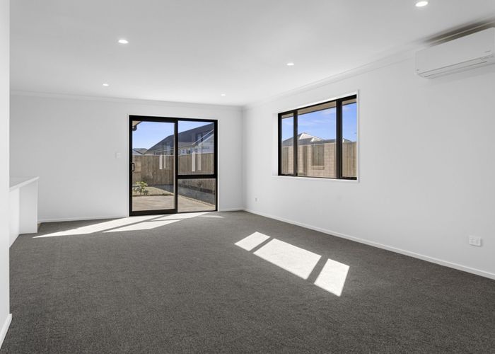  at 5 Weaver Street, Woodend