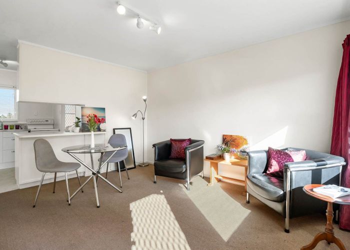  at 9/27 Nikau Street, New Lynn, Waitakere City, Auckland