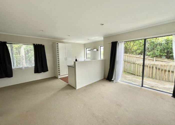  at 49A Sunline Ave , Massey, Waitakere City, Auckland