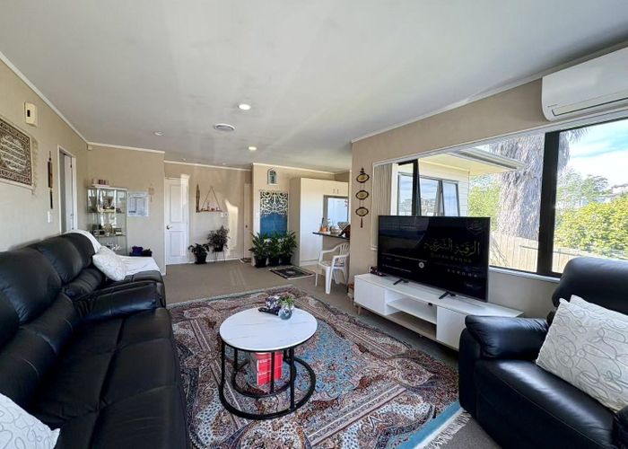  at 14a Virginia Street, Henderson, Waitakere City, Auckland