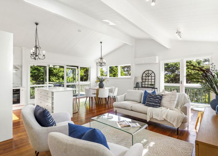  at 7 Tranquil Glade, Hillcrest, North Shore City, Auckland