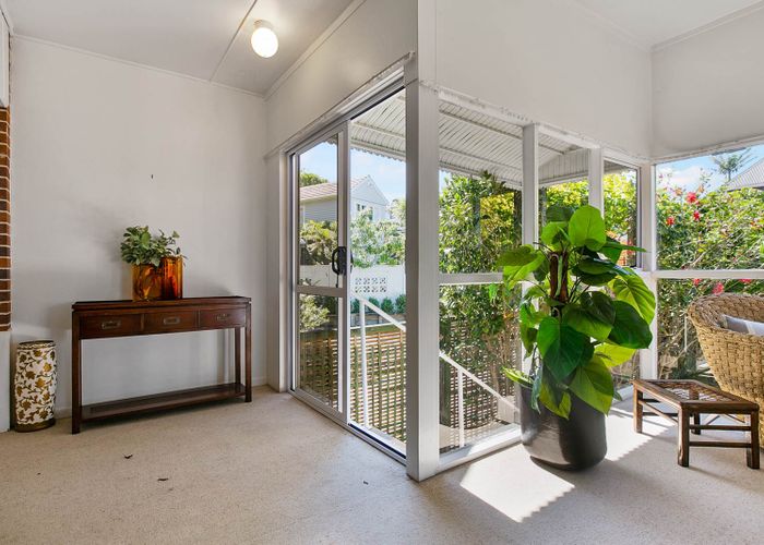  at 3/8 Dempsey Street, Remuera, Auckland