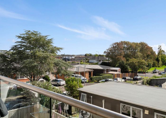  at 102/4 Richards Avenue, Papatoetoe, Manukau City, Auckland