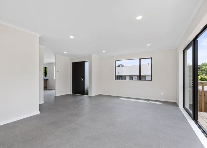  at 10A neilon place, Northcross, North Shore City, Auckland