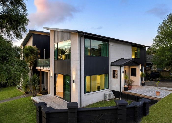  at 2 & 2A Sunvista Avenue, Albany, North Shore City, Auckland