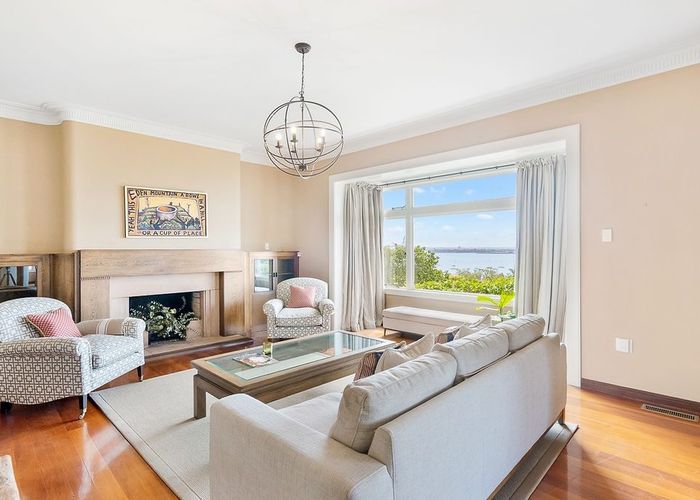  at 82 Paritai Drive, Orakei, Auckland