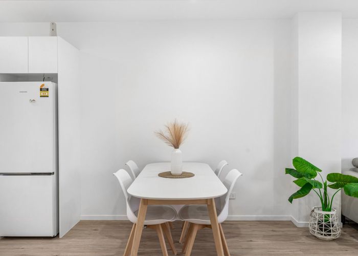  at 37 Eileen Newey Place, Henderson, Waitakere City, Auckland