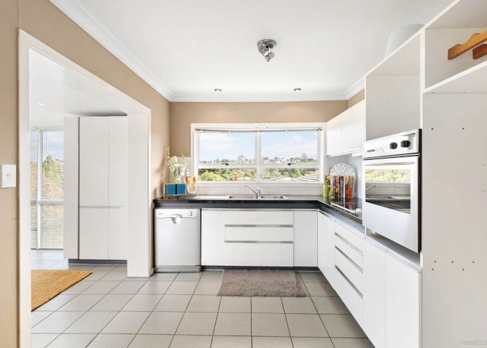  at 24 Raymond Terrace, Northcote, Auckland