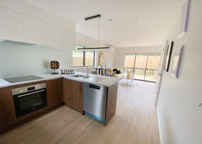  at 16/237 Swanson road, Henderson, Waitakere City, Auckland