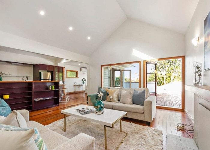  at 92 Mount Royal Avenue, Mount Albert, Auckland