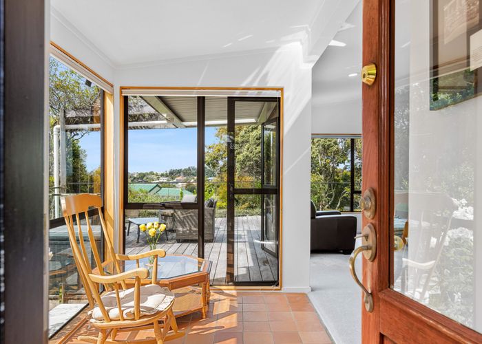  at 1/16 Arran Road, Browns Bay, North Shore City, Auckland