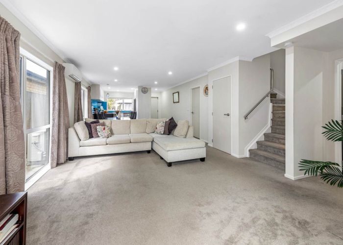  at 16 Dolbel Place, Mangere East, Manukau City, Auckland