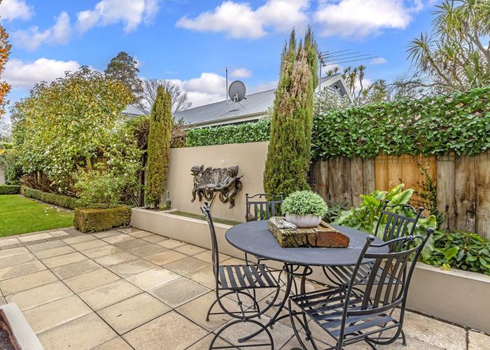  at 100 Straven Road, Fendalton, Christchurch