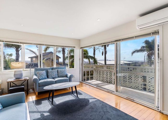  at 1/349 Glenfield Road, Glenfield, Auckland