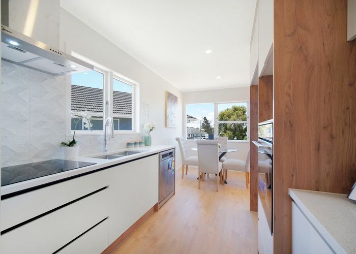  at 24 Halswell Street, Mangere East, Auckland