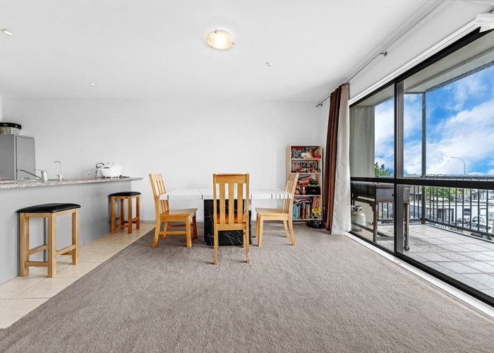  at 20/124 Stancombe Road, Flat Bush, Manukau City, Auckland