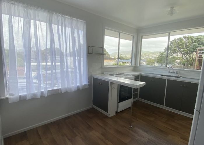  at 4/12 Jillett Street, Titahi Bay, Porirua
