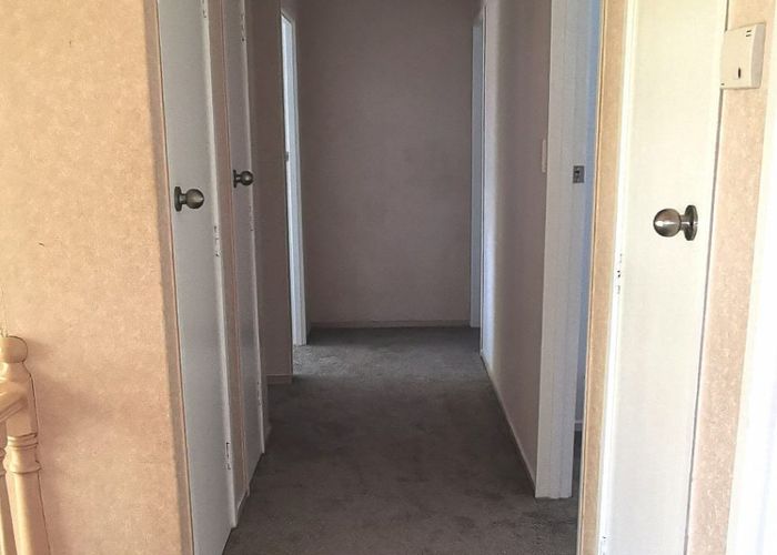  at 13 Easton Park Parade, Glenfield, North Shore City, Auckland