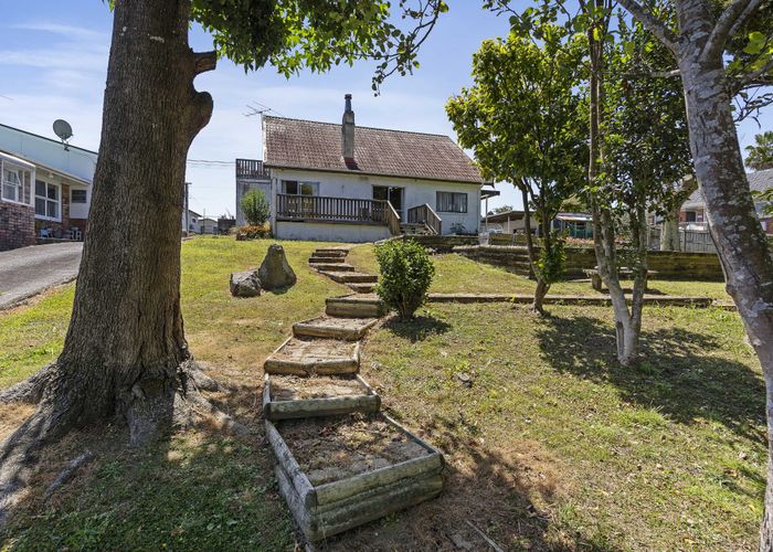  at 5 Kelvyn Grove, Hillpark, Auckland