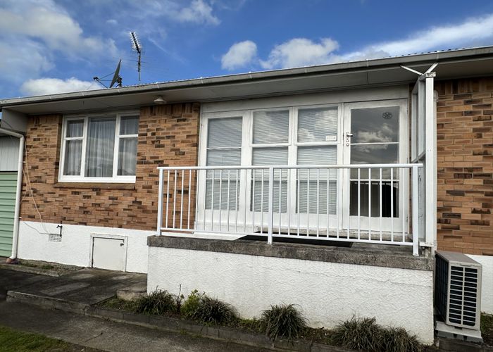  at 2/40 Abercrombie Street, Howick, Manukau City, Auckland