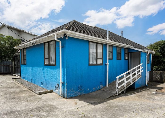  at 15 Maher Place, Porirua, Porirua, Wellington