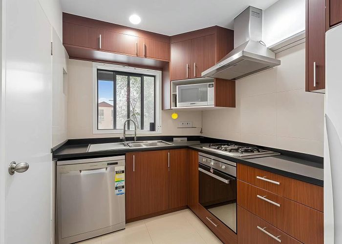  at 33/10-26 John Jennings Drive, Oteha, North Shore City, Auckland