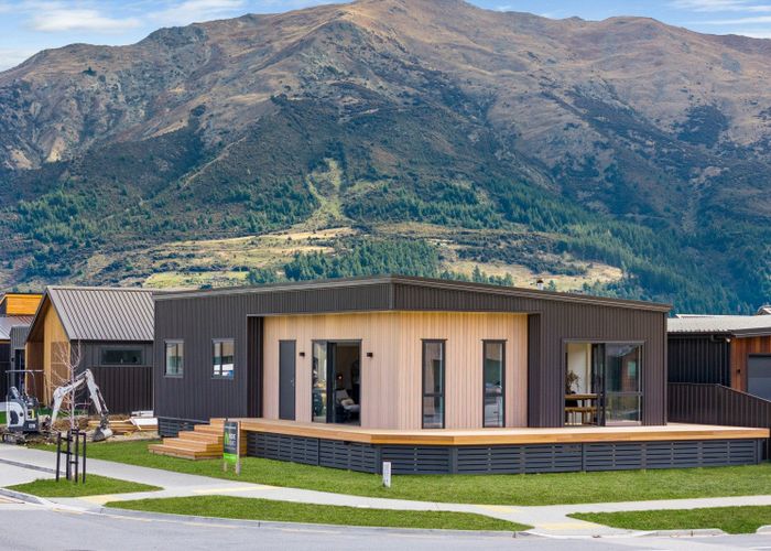  at 32 Dunn Street, LAKE HAWEA