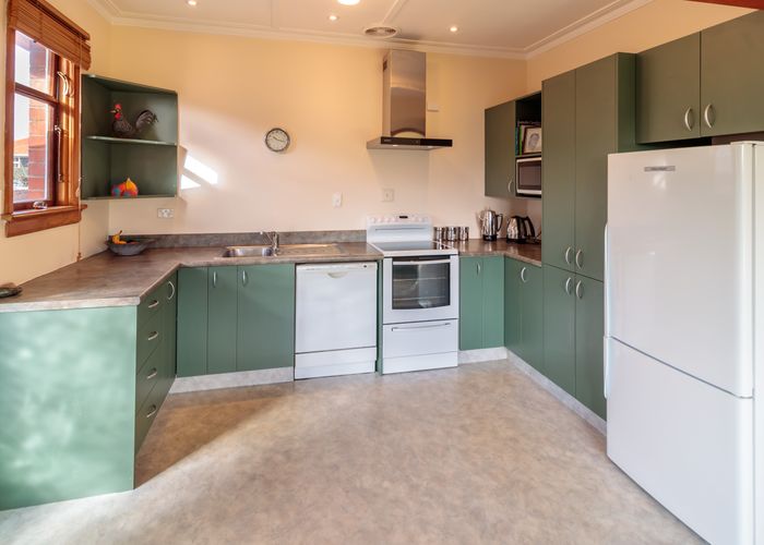  at 28 Mornington Road, Balaclava, Dunedin