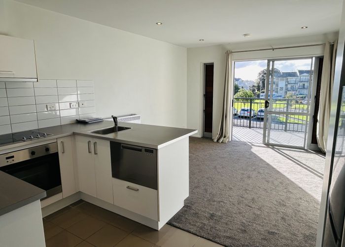  at E2/71 Spencer Road, Oteha, North Shore City, Auckland