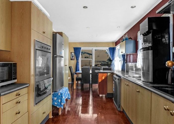  at 8 Braeburn Place, Takanini, Papakura, Auckland