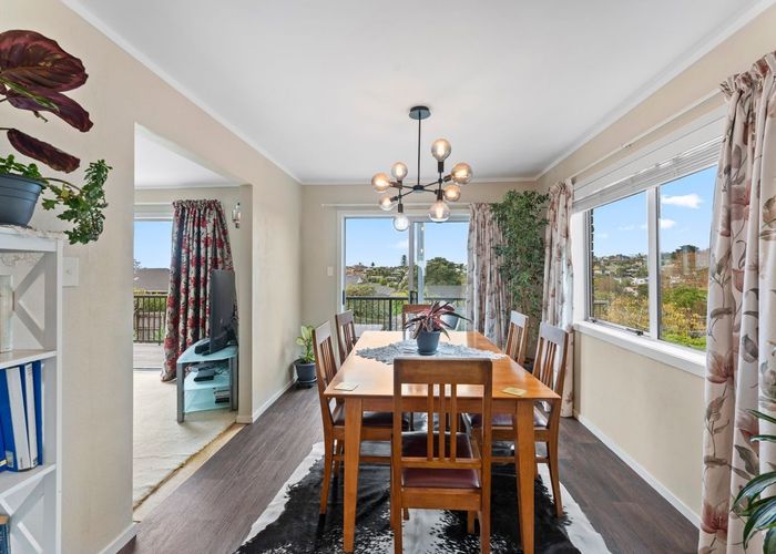  at 5 Stapleford Crescent, Browns Bay, North Shore City, Auckland