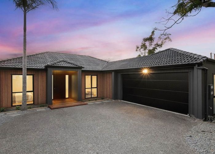  at 20 Baulcomb Parade, Windsor Park, Auckland