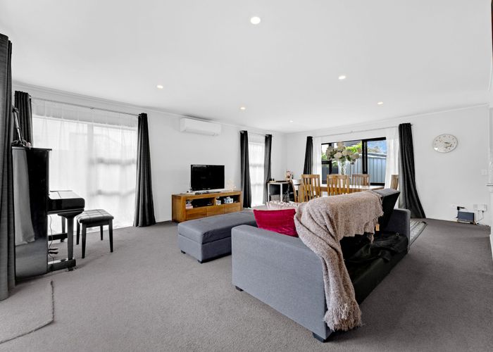  at 2/230 Bucklands Beach Road, Bucklands Beach, Manukau City, Auckland