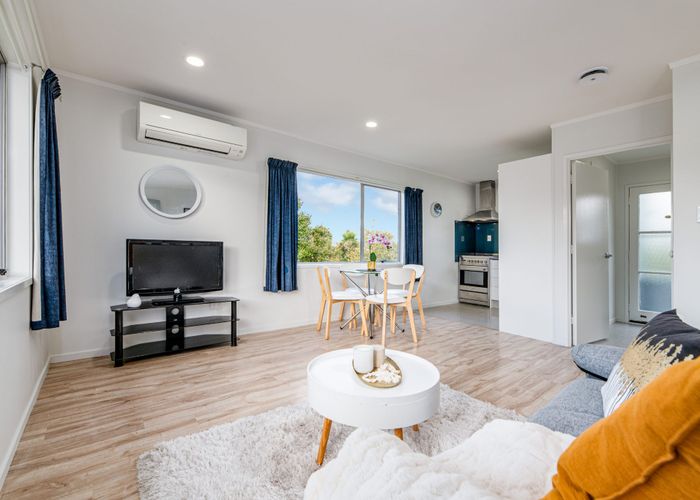  at 2/50 Makora Road, Massey, Auckland