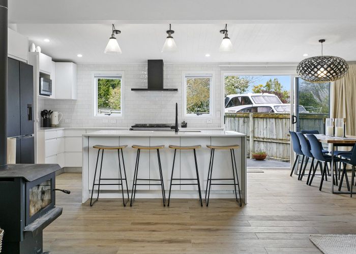  at 4 Kathleen Place, Rainbow Point, Taupo